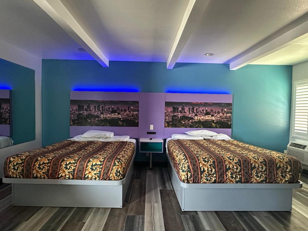 Queen Room with Two Queen Beds interior